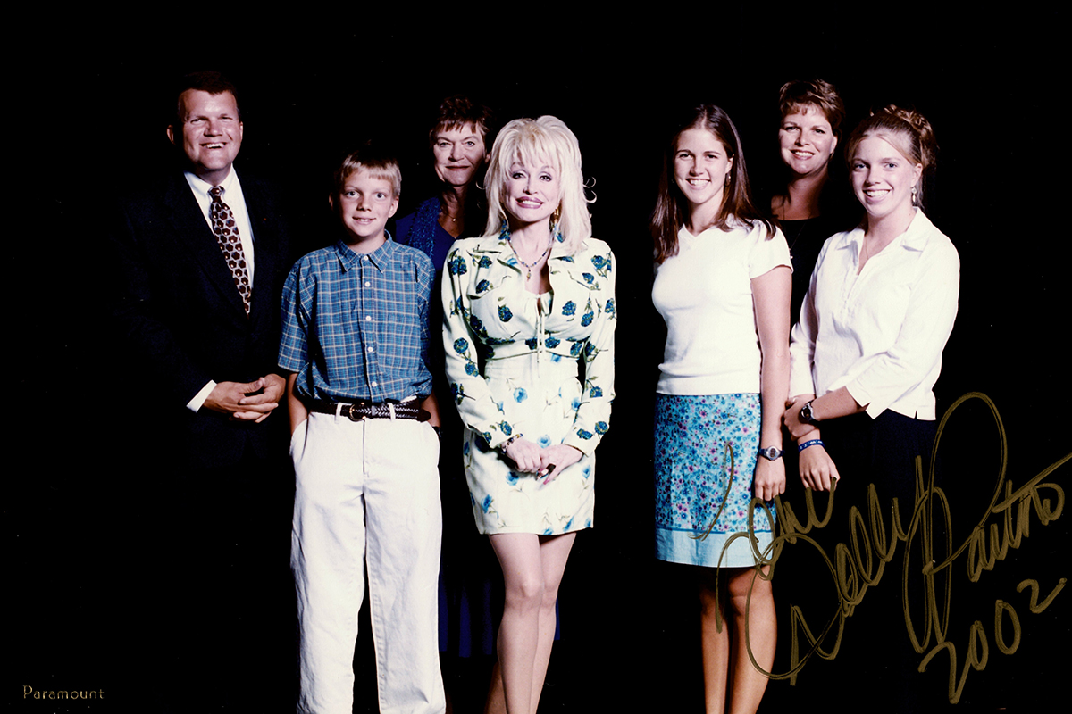 Dolly Parton with Bill Baker and family in Sioux Falls in 2002.