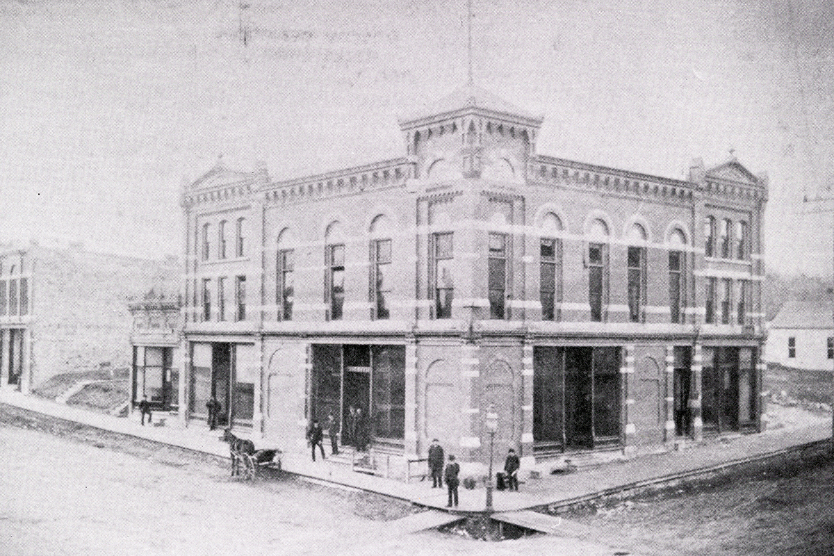 The original building of Minnehaha National Bank in downtown Sioux Falls in 1885.