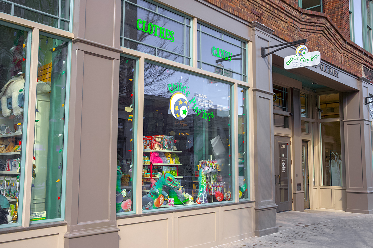 Child's play toy store outlet