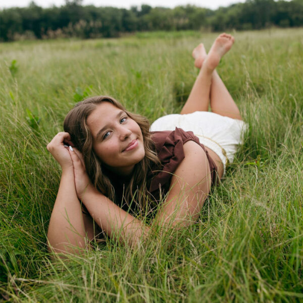 Macey Boese senior picture.